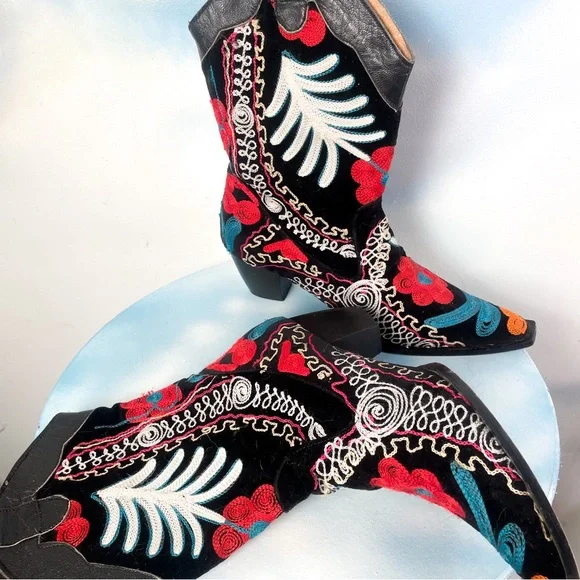 Julie Miles embroidered cowboy boot - Picture 3 of 11